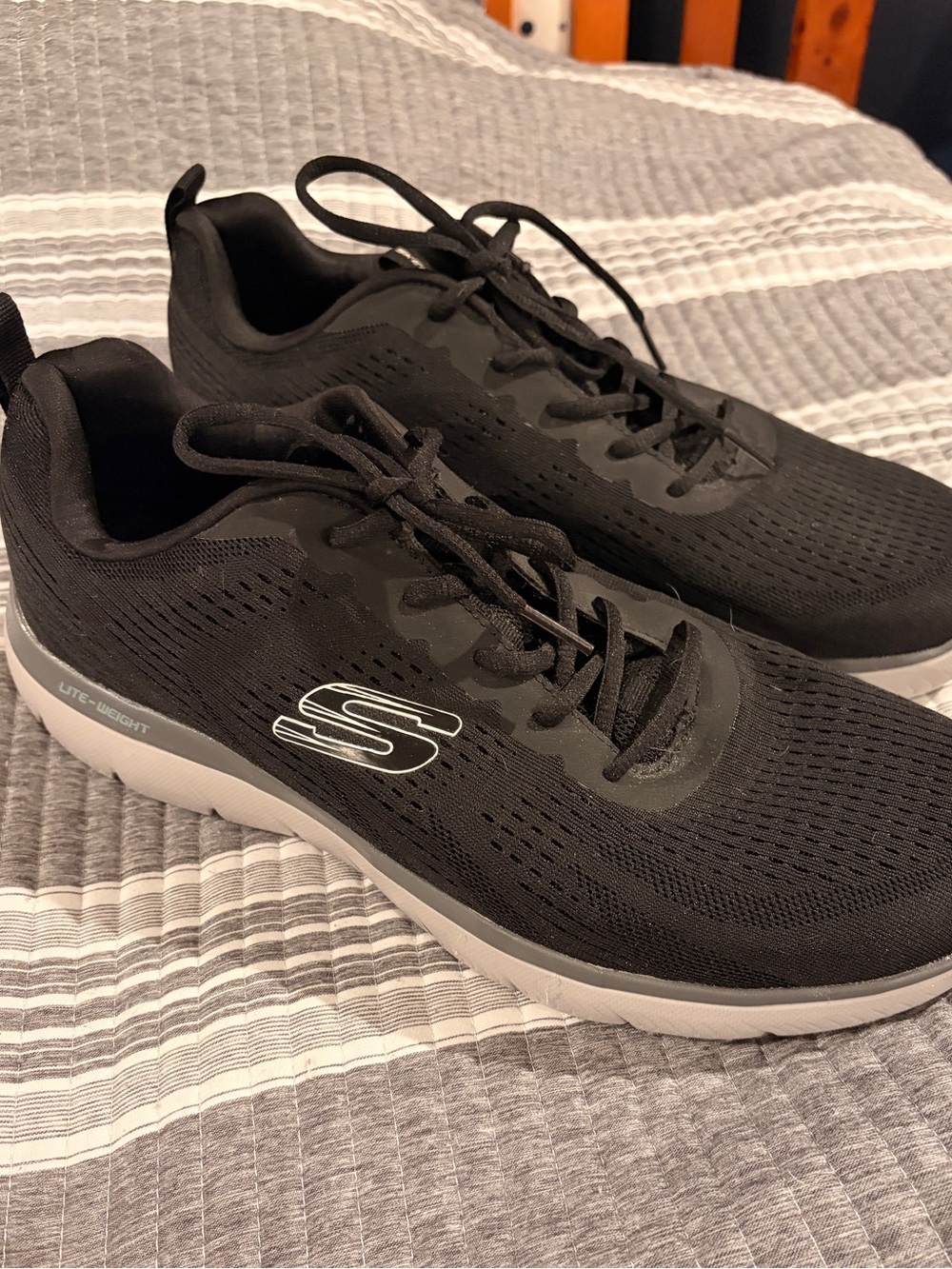 NWOT Skechers Men's 13 Black Sneakers